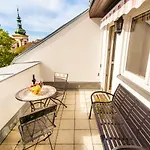 4br 3bath Balcony Harry Potter Penthouse פראג